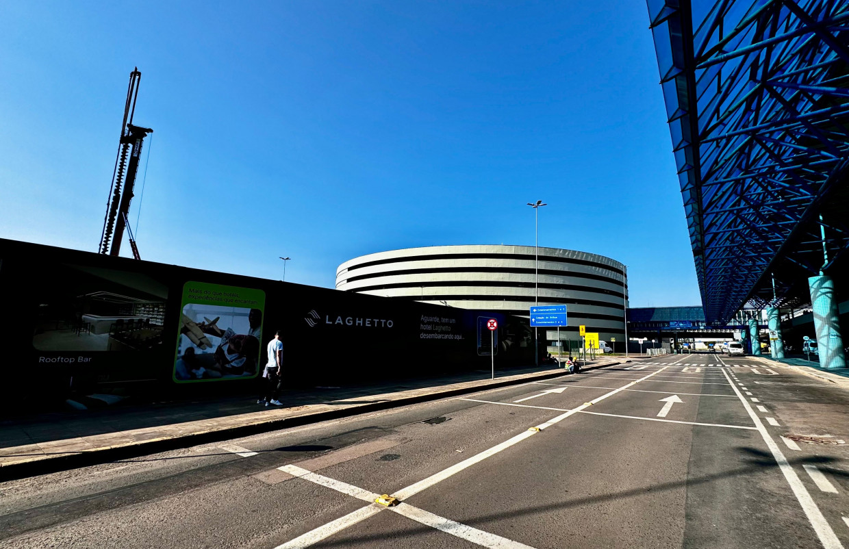 O hotel entra em operação em 2026 e terá rooftop com vista para o aeroporto e o Guaíba | PATRÍCIA COMUNELLO/ESPECIAL/JC
