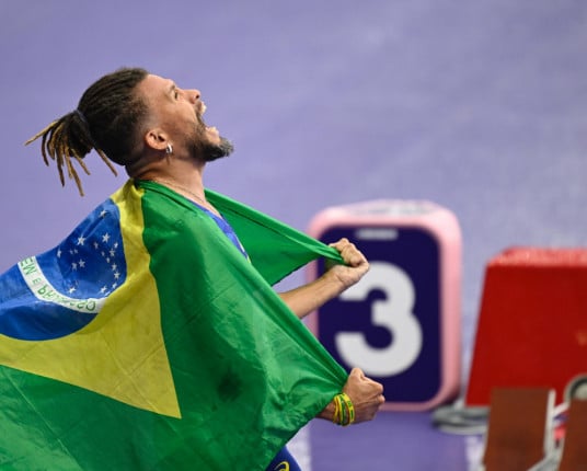 Brasil ganha dois ouros no atletismo com Ricardo Mendonça e Petrúcio Ferreira