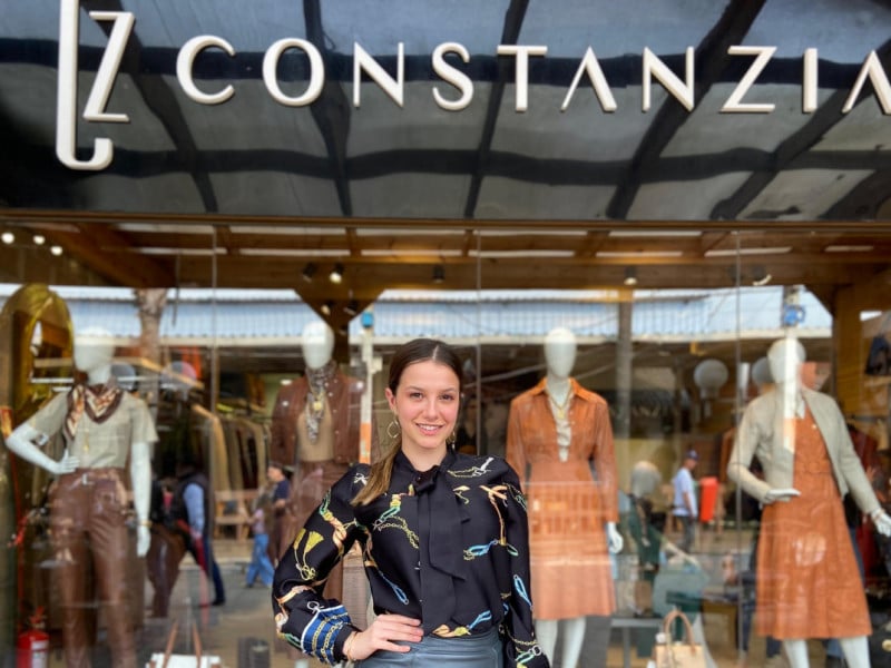 J&uacute;lia Jardim, sucessora da Constazia, marca fundada pela sua av&oacute;  Foto: CONSTANZIA / DIVULGA&Ccedil;&Atilde;O / JC