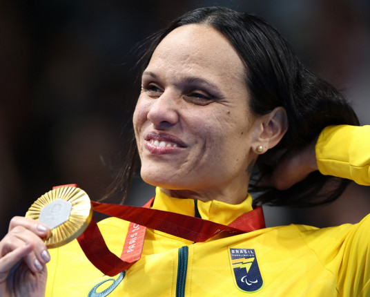 Carol Santiago se torna brasileira com mais ouros em Paralimpíadas