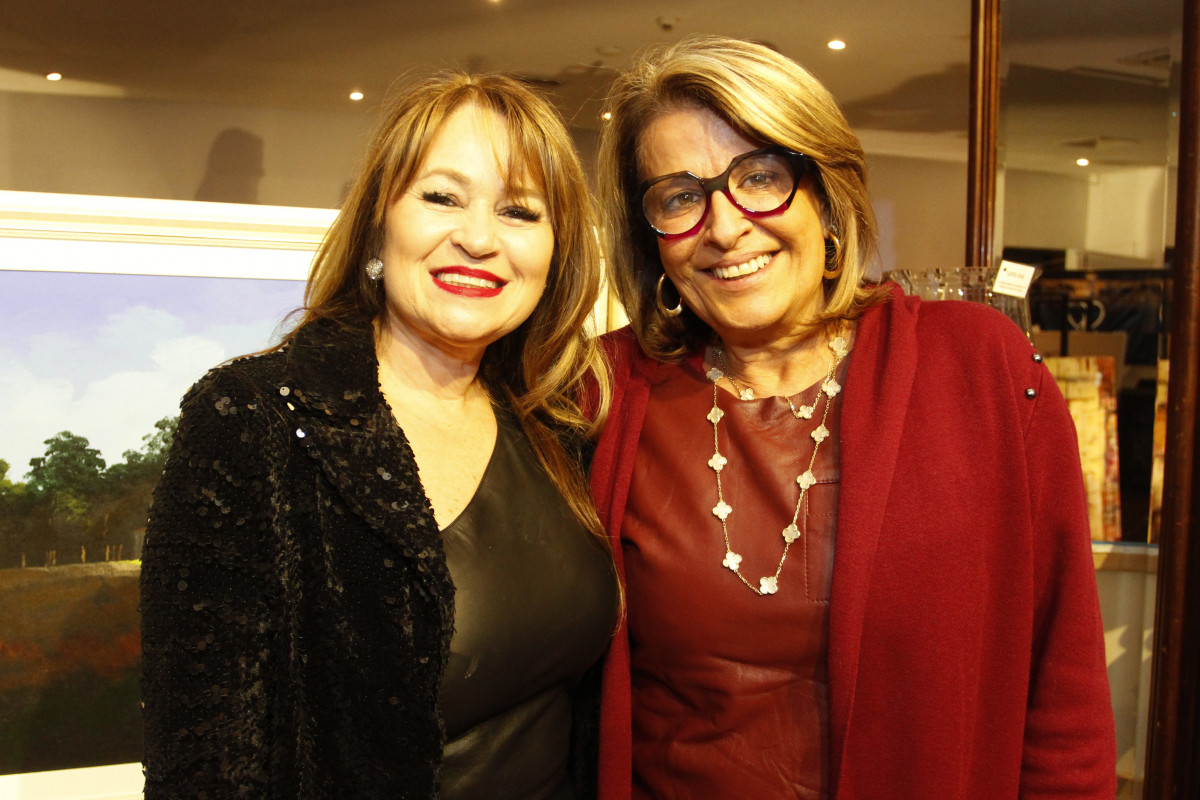 Cinara Vianna Dutra Braga e Eloana Tusi Man Leil&atilde;o em benef&iacute;cio da reconstru&ccedil;&atilde;o das oficinas de trabalho da Funda&ccedil;&atilde;o P&atilde;o dos Pobres, do AHMI | EVANDRO OLIVEIRA/JC