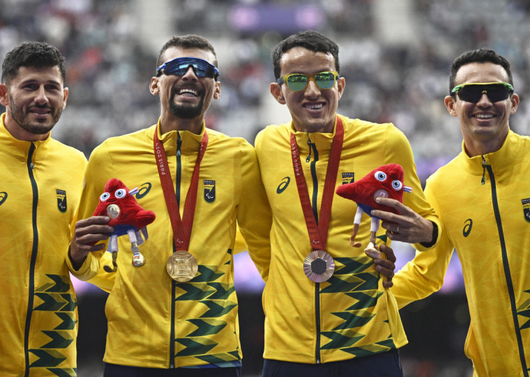 Julio Cesar Agripinio dos Santos e Yeltsin Jacques celebraram a vitória em Paris 2024