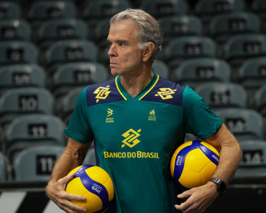 CBV confirma Zé Roberto e Bernardinho no comando das seleções de vôlei