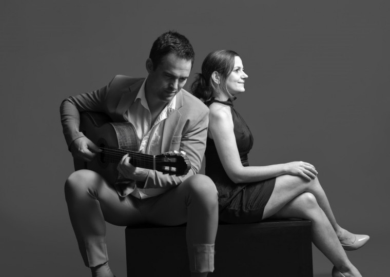 Após adiamento forçado em decorrência da enchente, Marcel Estivalet e Andiara Mumbach fazem lançamento oficial de Poesia Brasileira no Teatro de Câmara Túlio Piva