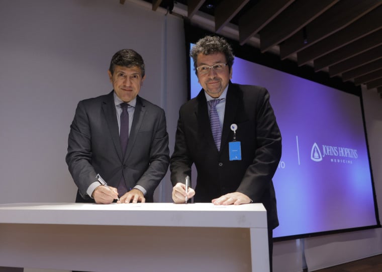  Mohamed Parrini e Laurent Moreau assinaram a renova&ccedil;&atilde;o do acordo