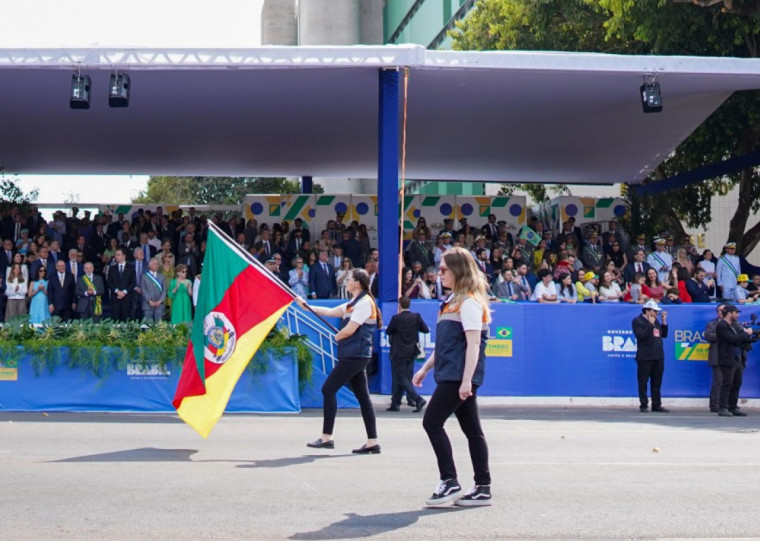 Desfile do 7 de setembro em Brasília fez uma homenagem ao povo do Rio Grande do Sul 