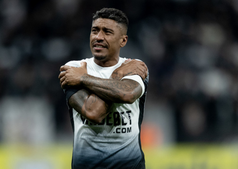 Paulinho disputou sua última partida pelo Corinthians em maio