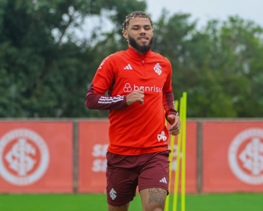 Roger deve montar o Inter recheado de mudanças para receber o Fortaleza