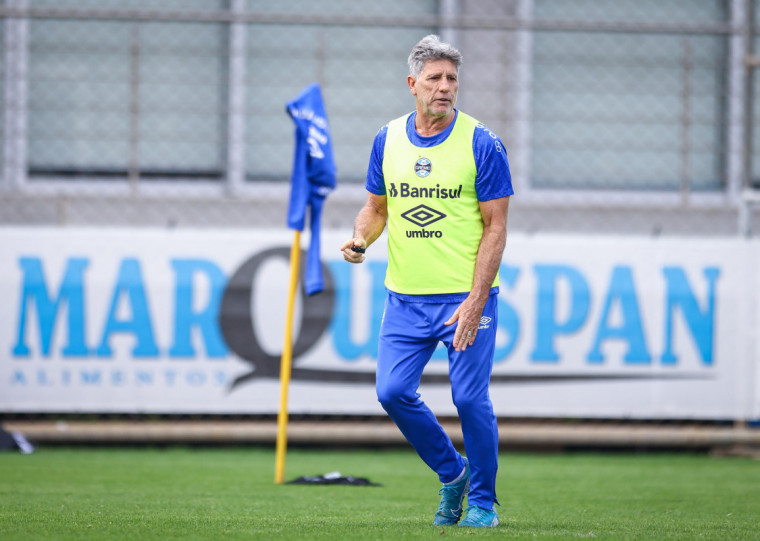 Técnico gremista foi suspenso por quatro jogos pela confusão contra o Bahia, em abril