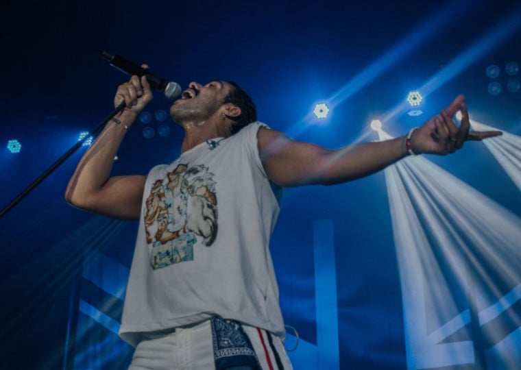 Tributo da banda britânica se junta a intérprete de Freddie Mercury para show inesquecível nesta sexta-feira (13)