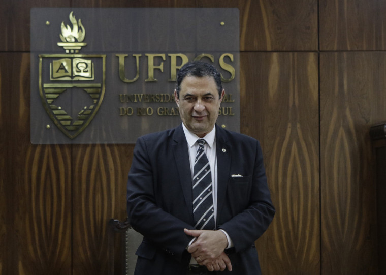 Mais de 200 mil diplomas foram entregues na gestão de Bulhões