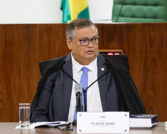 Dino dá 30 dias para governo ter regras para emendas em universidades