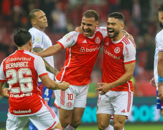 No Beira-Rio, Inter joga bem e vence o vice-líder Fortaleza pelo Brasileirão