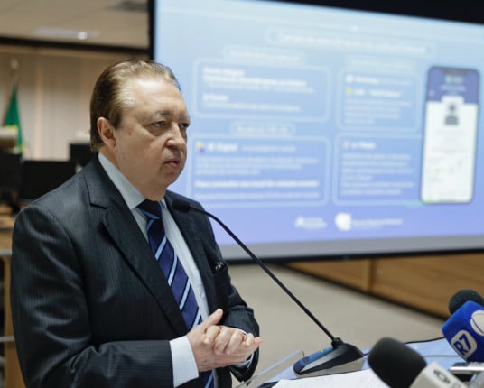 RS recebe 6,5 mil urnas eletrônicas para substituir equipamentos danificados pela enchente