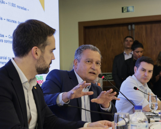 Governo federal criará fundo para gerir recursos de sistema contra cheias no RS