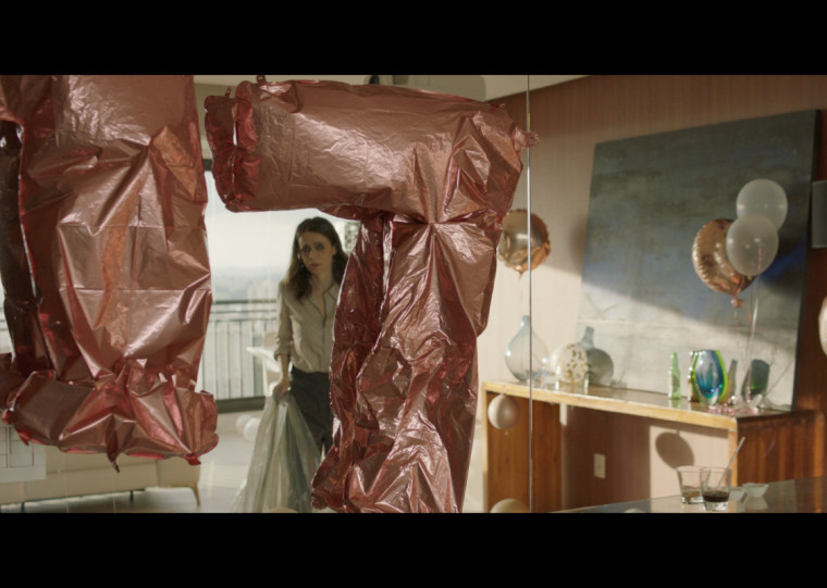 Considerado pela diretora Caroline Fioratti seu projeto mais pessoal, Meu Casulo de Drywall é estrelado por Maria Luísa Mendonça, Bella Piero e Caco Ciocler