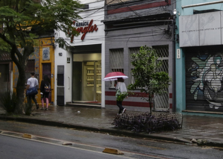 Porto Alegre ficará na zona de transição entre o ar seco e a área de instabilidade