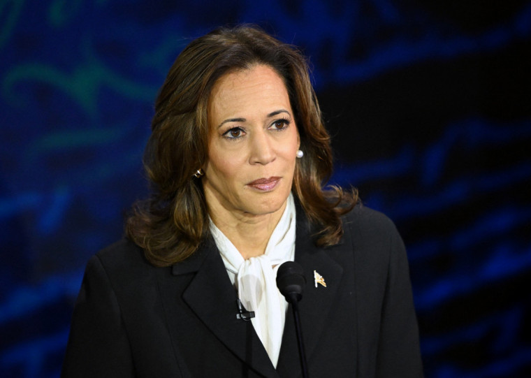 Candidata democrata realiza esforço para impulsionar sua candidatura nos Estados de Michigan e Geórgia