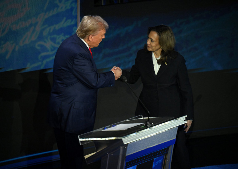 Kamala Harris aparece três pontos percentuais à frente de Donald Trump