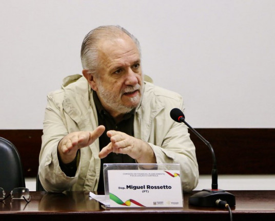 Bancada do PT critica Lei Orçamentária de 2025 protocolada por Leite