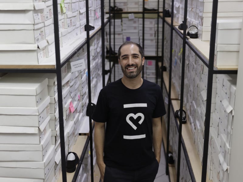 Mateus Menezes, empreendedor &agrave; frente da Meu Sapato Preto e da Meu Sapato Colorido  Foto: T&Acirc;NIA MEINERZ/JC