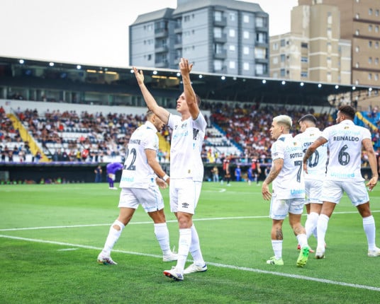 Grêmio sai na frente duas vezes, mas fica apenas no empate com o Bragantino