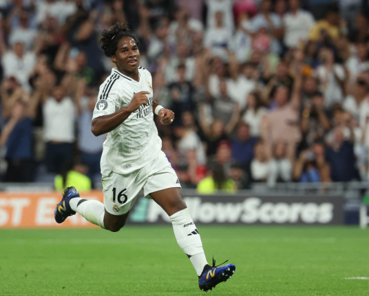 Endrick marca, quebra recorde e Real vence Stuttgart na Liga dos Campeões