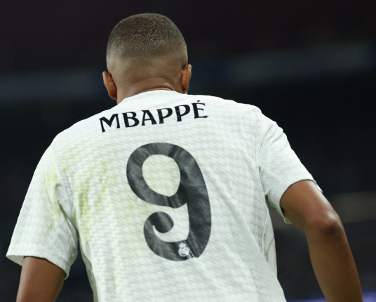 Atacante Mbappé é investigado em denúncia de estupro na Suécia