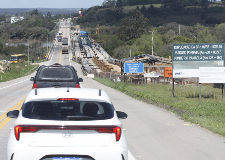 Rodovia BR-116 deveria estar duplicada há 10 anos, mas obra depende de empreitada em vários trechos