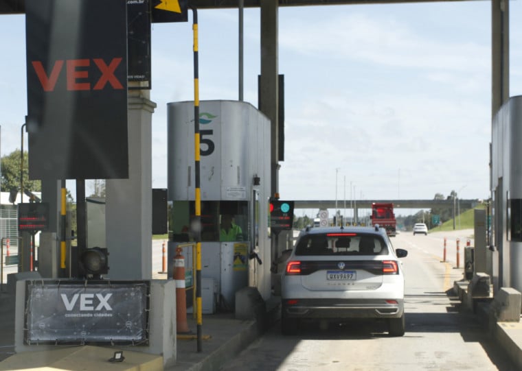 O pedágio nas praças das rodovias é considerado um dos mais caros do Brasil, custando R$ 19,60 para veículos leves