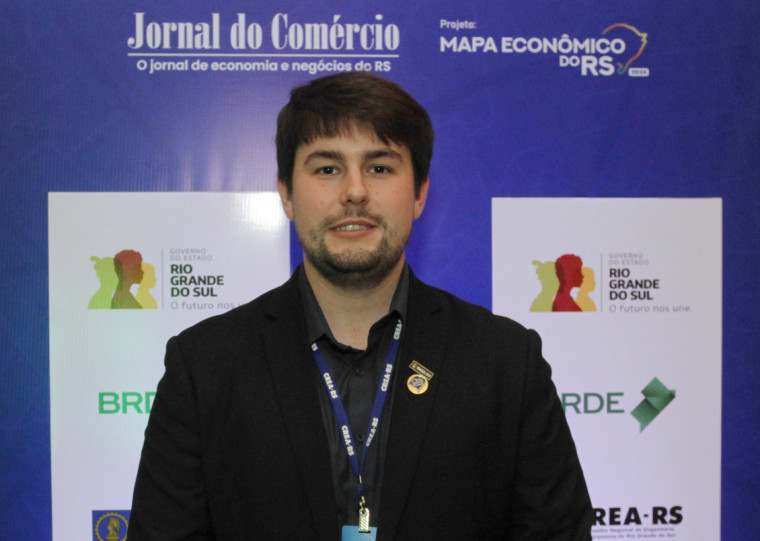 Matheus Borges dos Santos, engenheiro e assessor técnico da presidência do Crea-RS, no painel Mapa Econômico do RS em Rio Grande