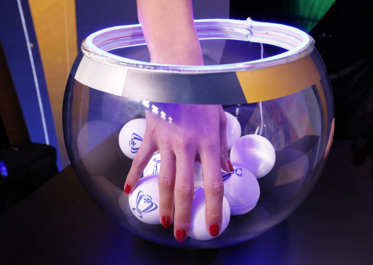 As datas-base dos jogos de ida e volta são 2 e 17 de outubro