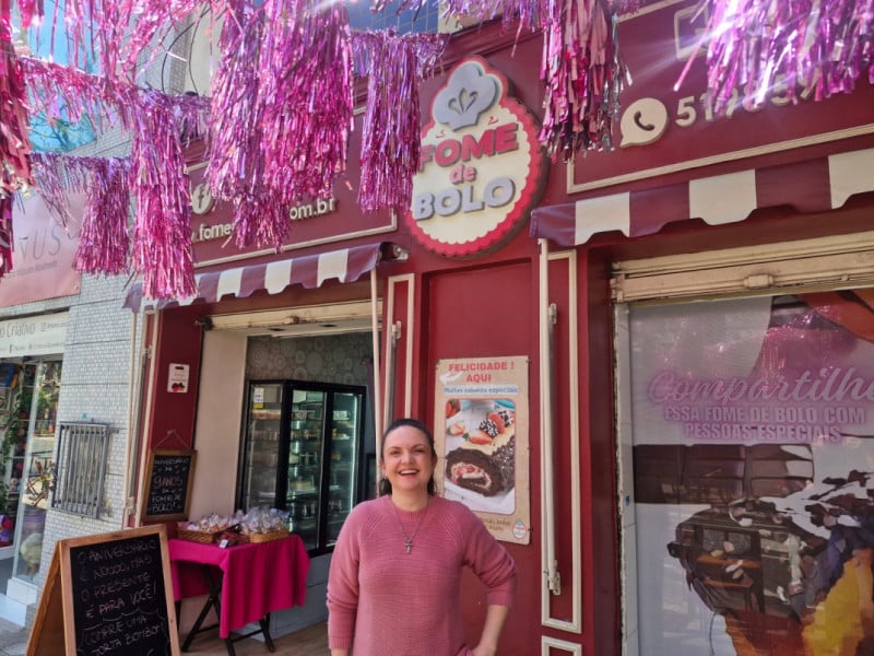 Daniela Pessuti é uma das sócias à frente da Fome de Bolo  Foto: JÚLIA FERNANDES / ESPECIAL / JC