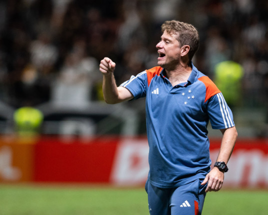 Cruzeiro anuncia a demissão do técnico Fernando Seabra após empate com o Cuiabá