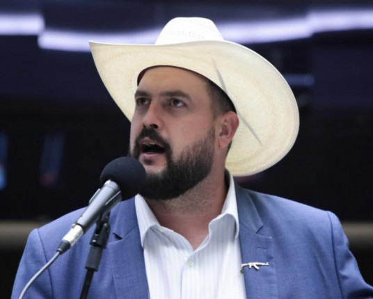 Bolsonaristas criticam Moraes após indiciamentos pela Polícia Federal