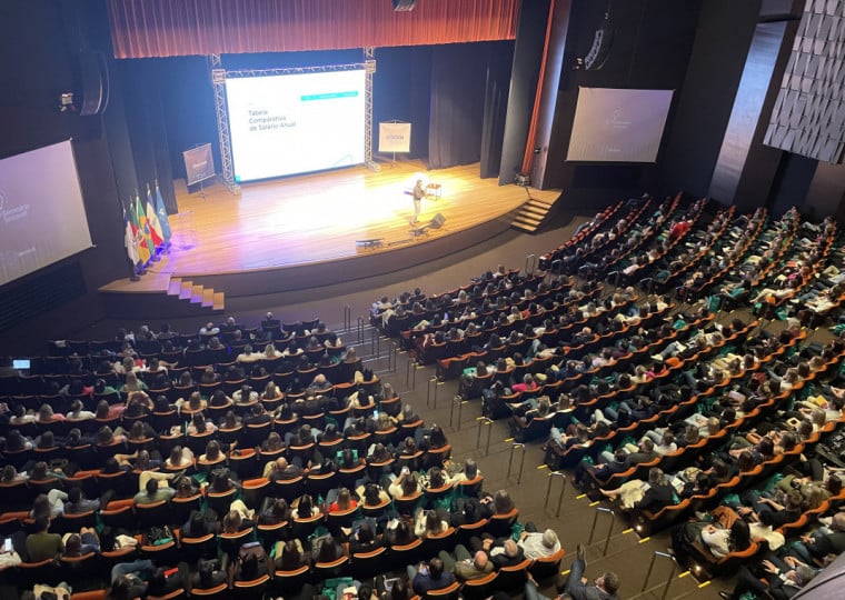 Cerca de 800 pessoas participaram do 15º Seminário Sincovat, realizado na semana passada no Teatro da Univates.