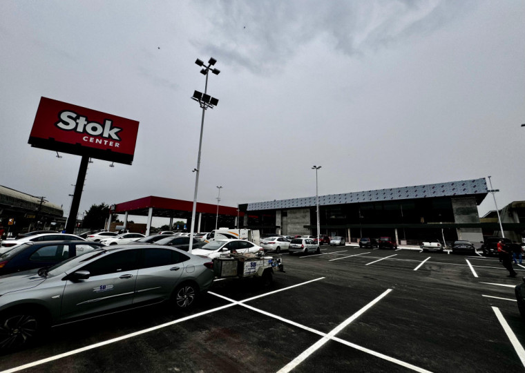 Stok Center fica em área que tem complexo de call center do Santander 