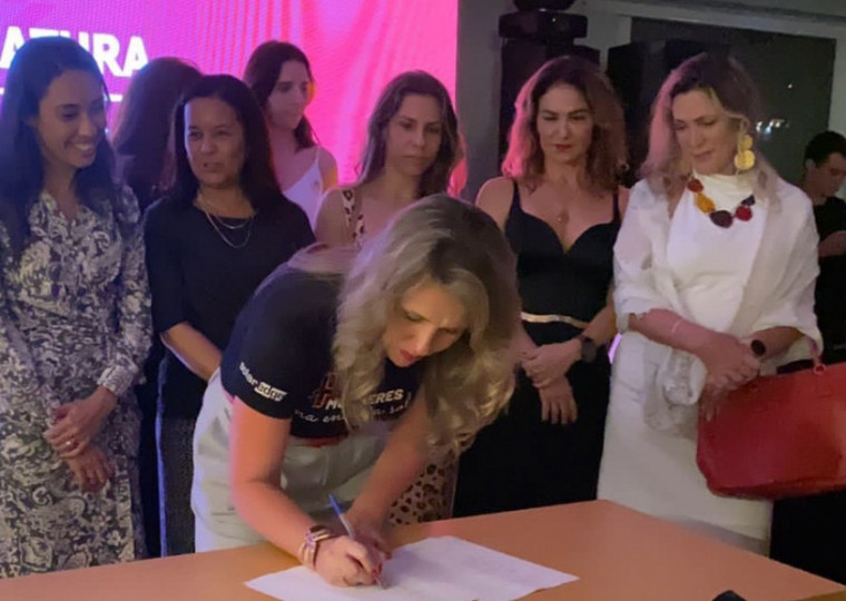 Professora da Ufrgs e coordenadora da MESol, Aline Pan, é uma das signatárias do acordo