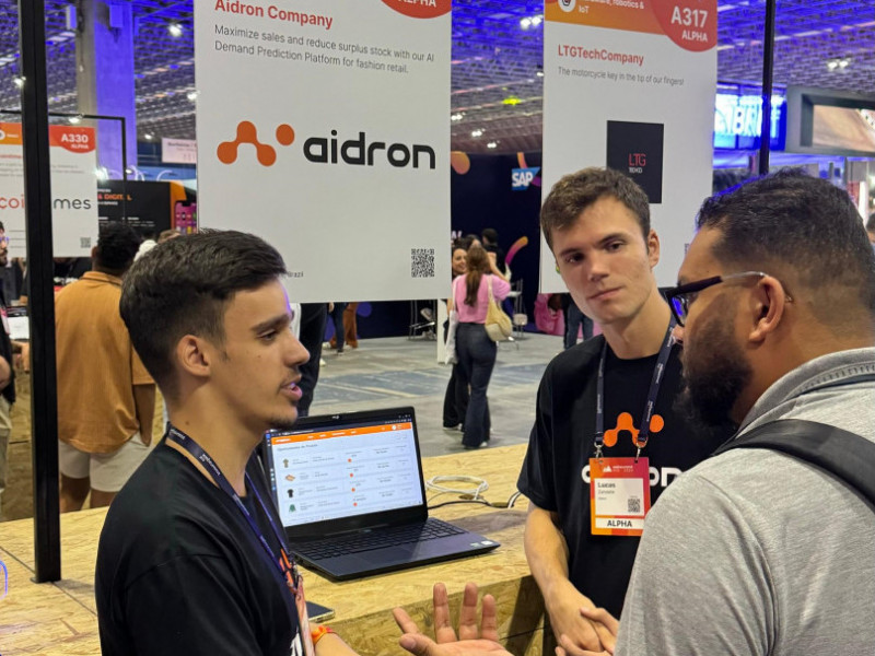 O time da Aidron marca presença nas principais feiras de inovação  Foto: AIDRON / DIVULGAÇÃO / JC