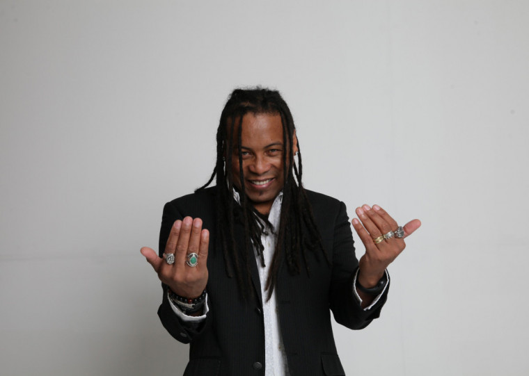 A programação desta semana conta com palestras, lançamentos e apresentações musicais, entre elas o show de Serginho Moah