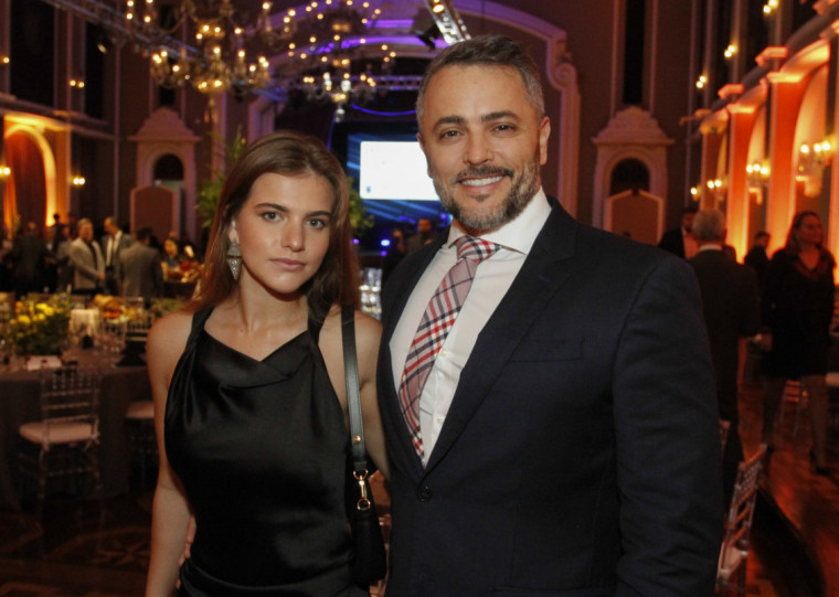 Larissa Hoff e Nívio Delgado no jantar do ICD