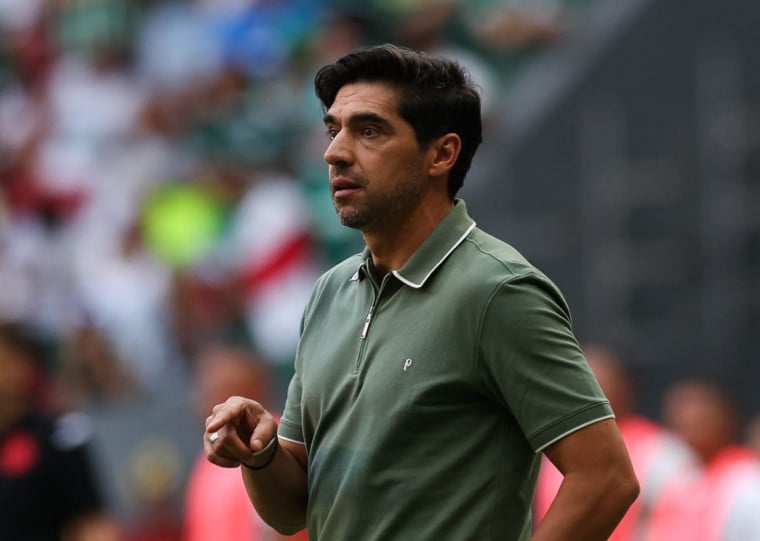 Treinador com mais conquistas na história dos paulistas deve ficar até o final de 2027