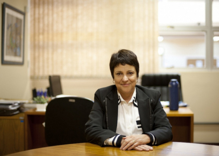 Em tarde literária na próxima quarta-feira (2), a professora e escritora analisa poemas de pioneiras no Poesia no Ling