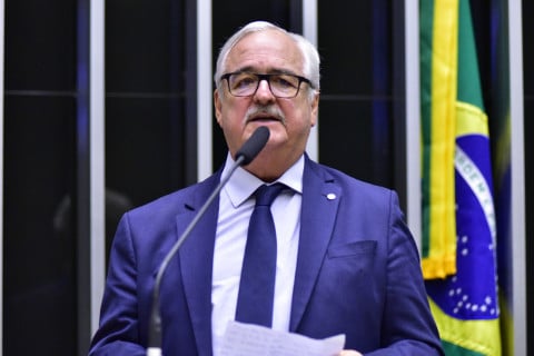 Três candidatos, três alvos