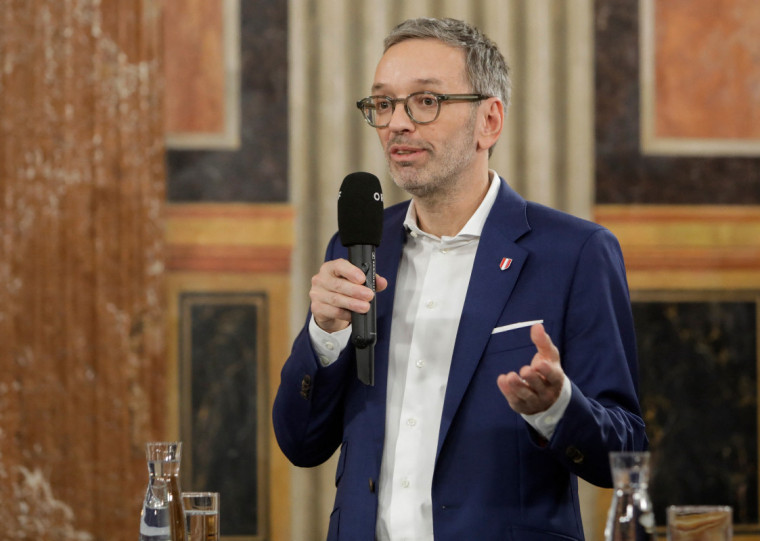 Para impedir um governo de Herbert Kickl, pode ser necess&aacute;rio formar uma coaliz&atilde;o sem precedentes
