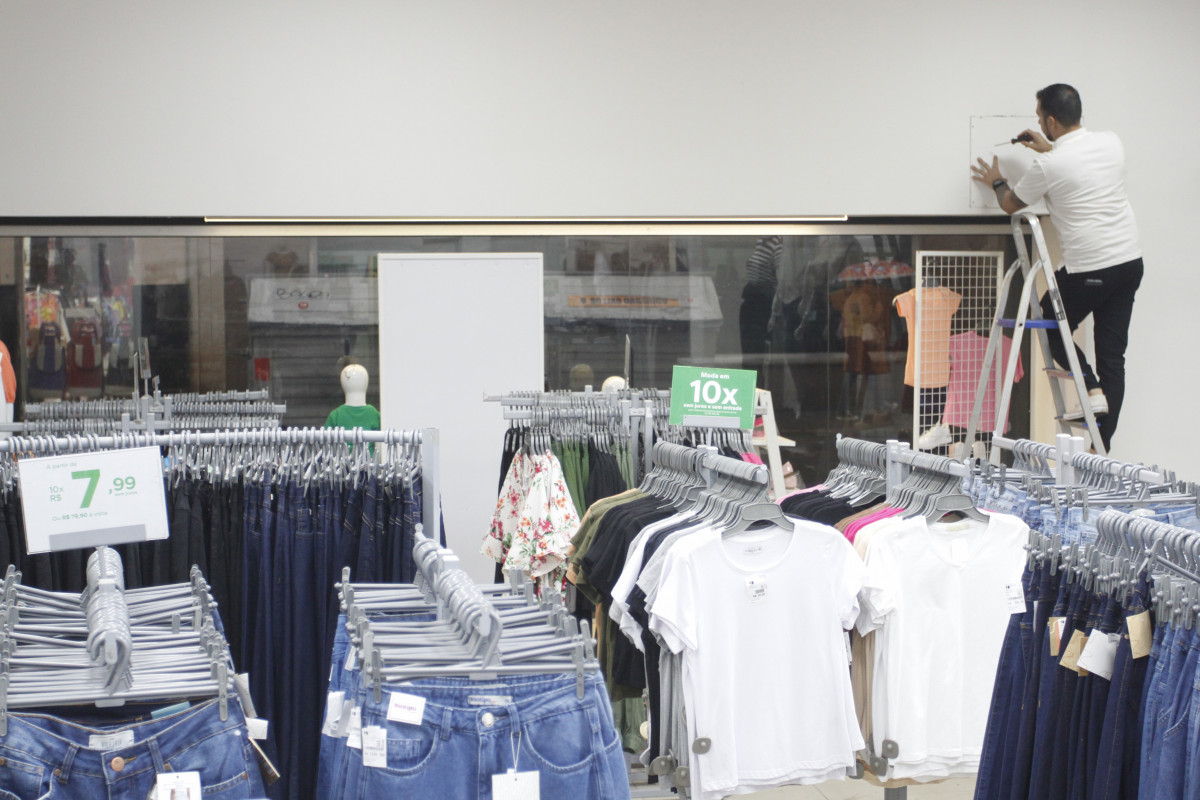 A reforma com instala&ccedil;&atilde;o de novas sinaliza&ccedil;&otilde;es foi feita sem parar a opera&ccedil;&atilde;o | EVANDRO OLIVEIRA/JC