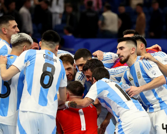 Argentina bate França e encara o Brasil na final do Mundial de futsal, no domingo