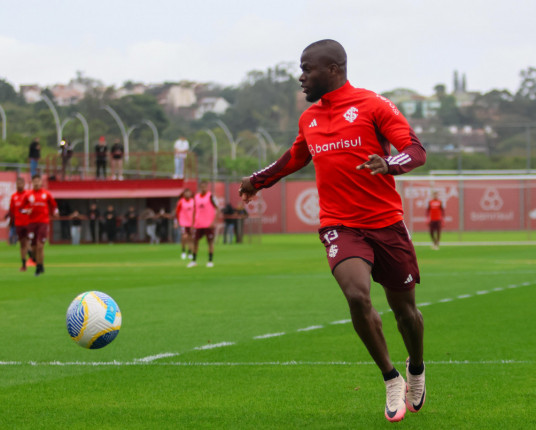 Contra o Corinthians, Inter mira o G-6 no último jogo antes do Gre-Nal