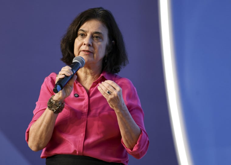 Nísia assinou os últimos atos como ministra numa solenidade no Planalto