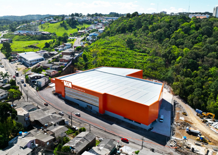 Loja de Caxias do Sul tem 3,6 mil metros quadrados de loja e abriu 180 empregos diretos